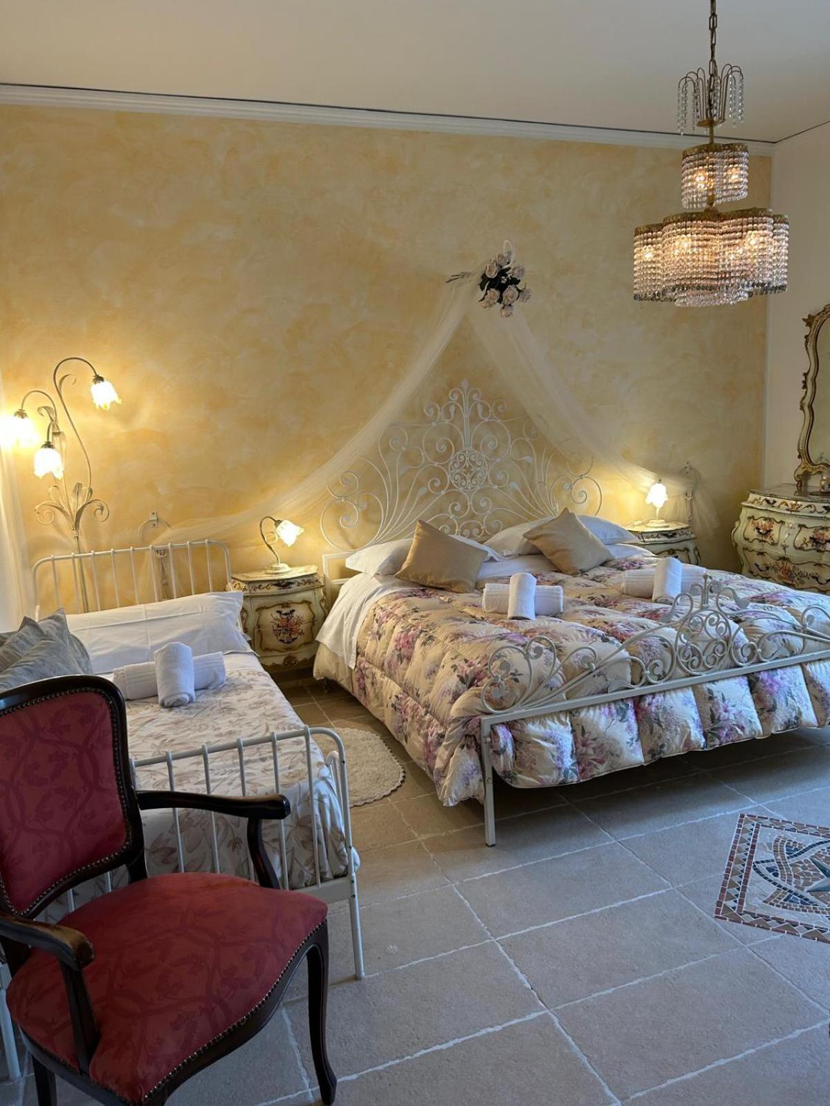 Apartment Venetian Style In Verona